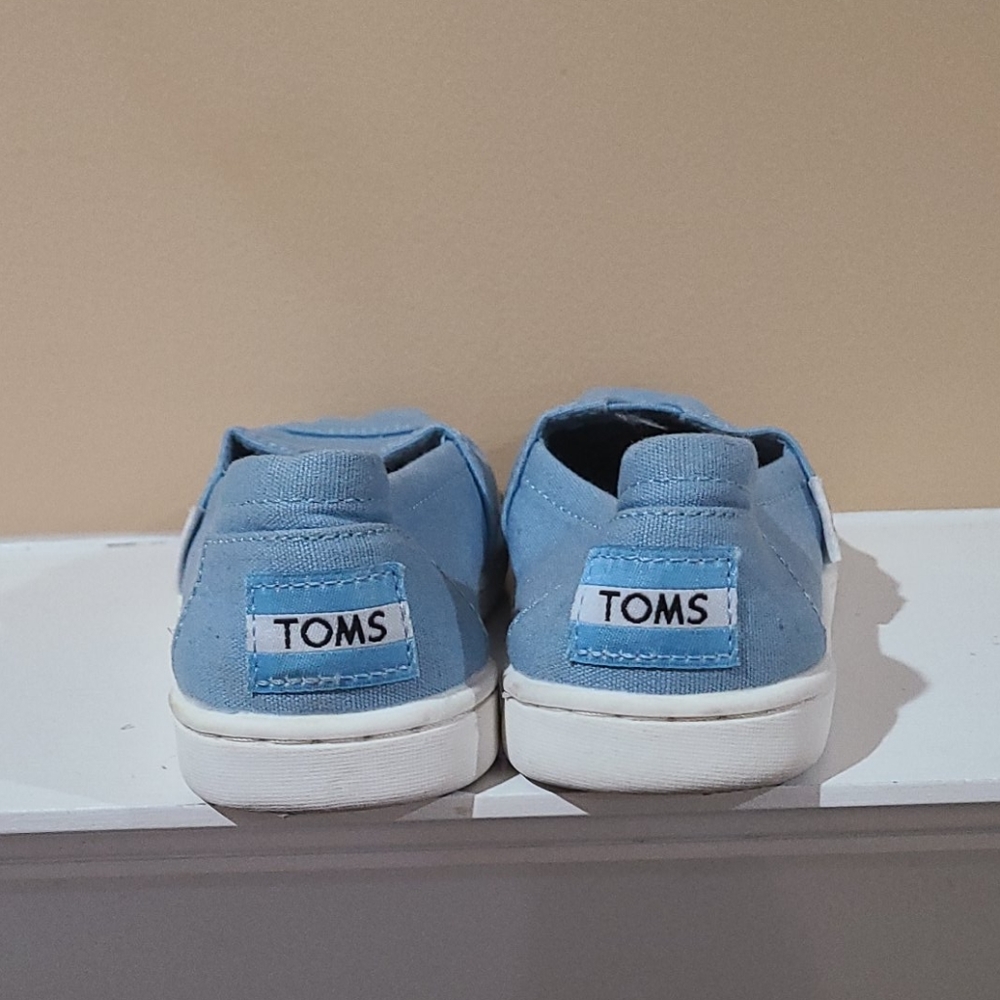 Kid's Toms - Picture 2 of 2